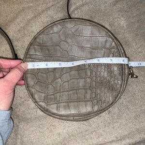 Carolyn Hill crossbody.